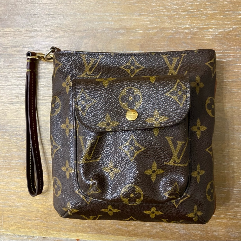 Authentic Louis Vuitton Partition Wristlet Pouch